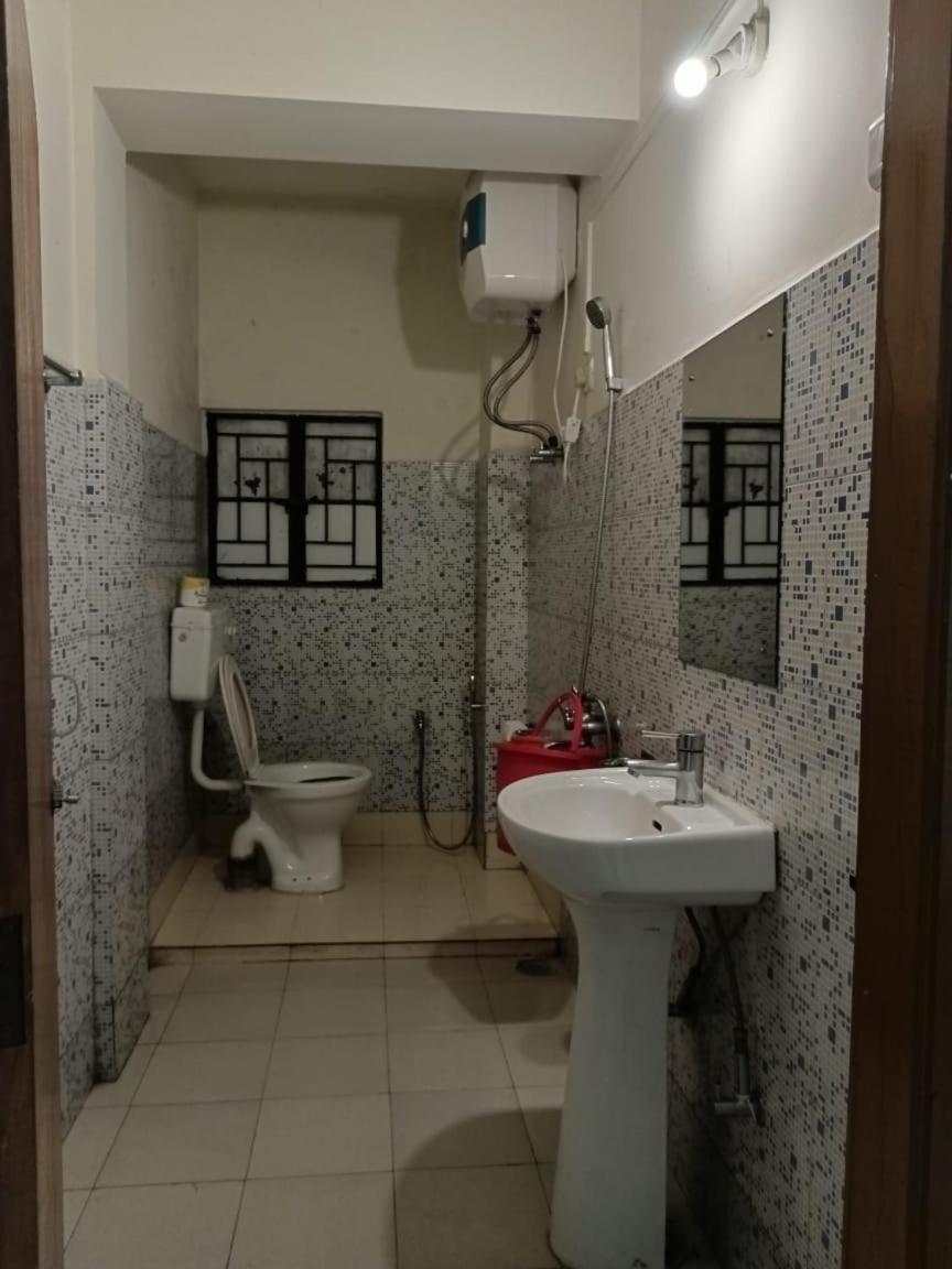 Hotel Travellers Inn Shillong Bagian luar foto