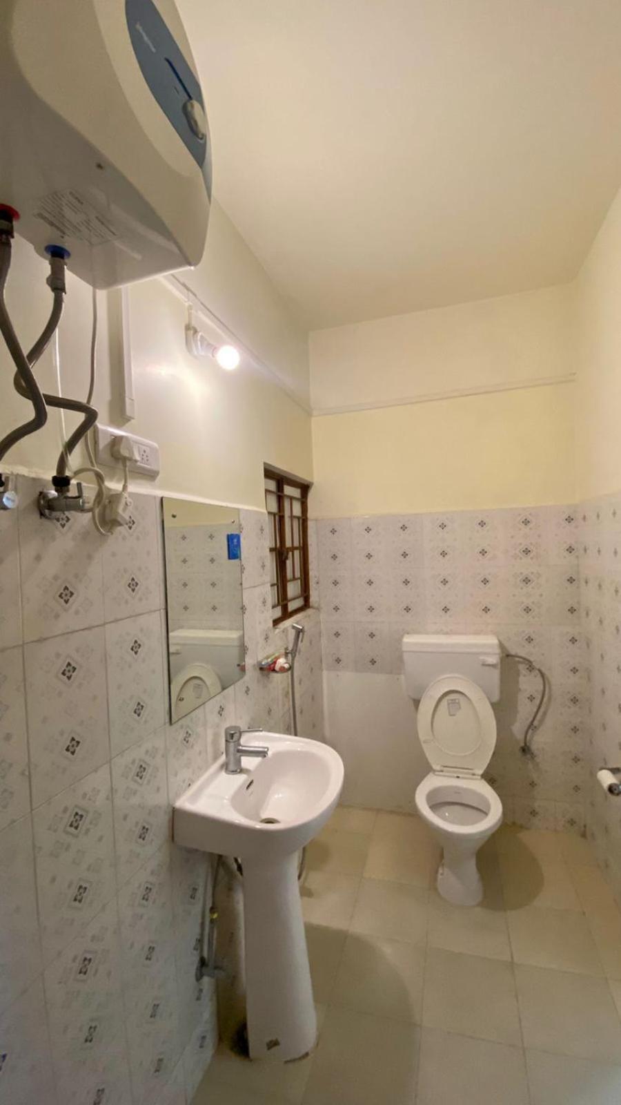 Hotel Travellers Inn Shillong Bagian luar foto