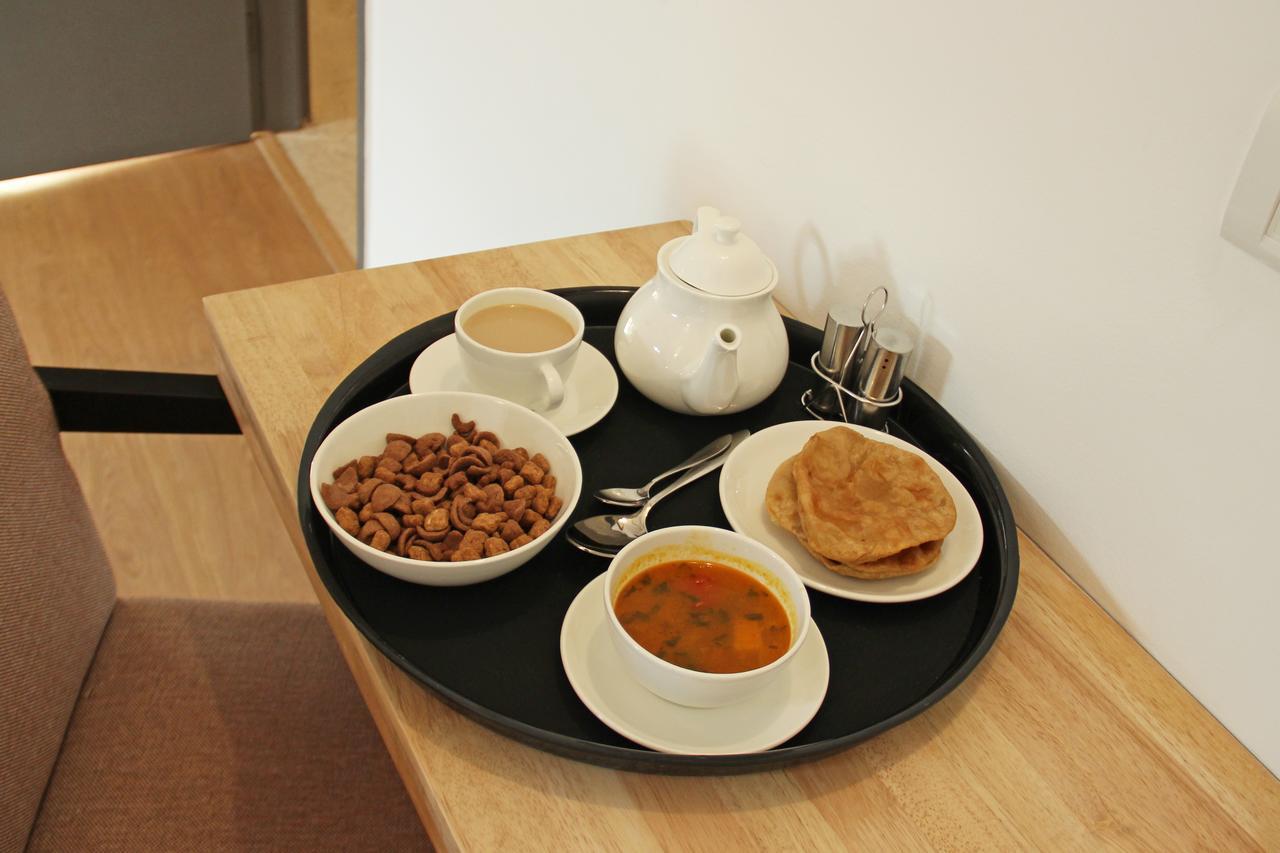 Hotel Travellers Inn Shillong Bagian luar foto