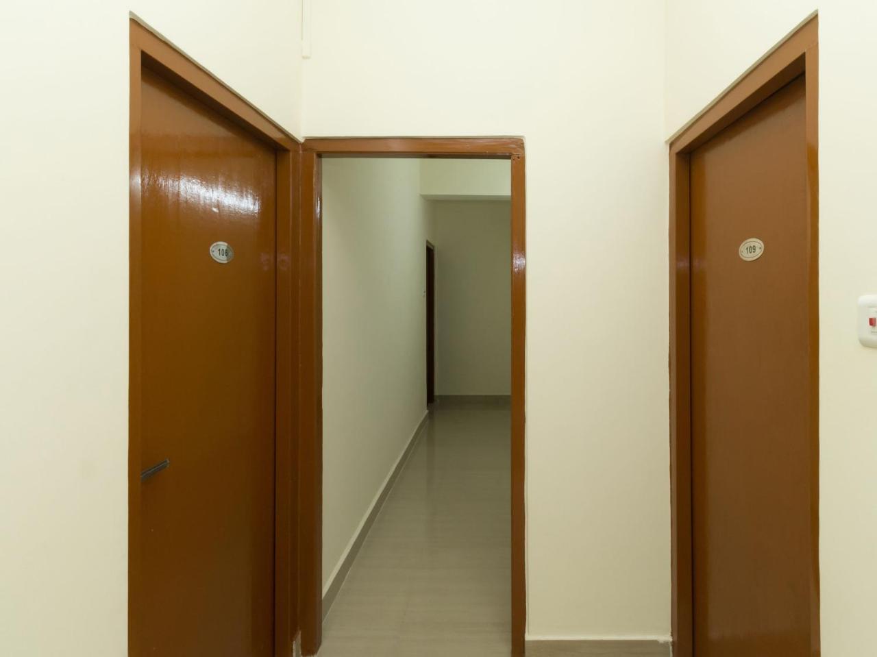 Hotel Travellers Inn Shillong Bagian luar foto