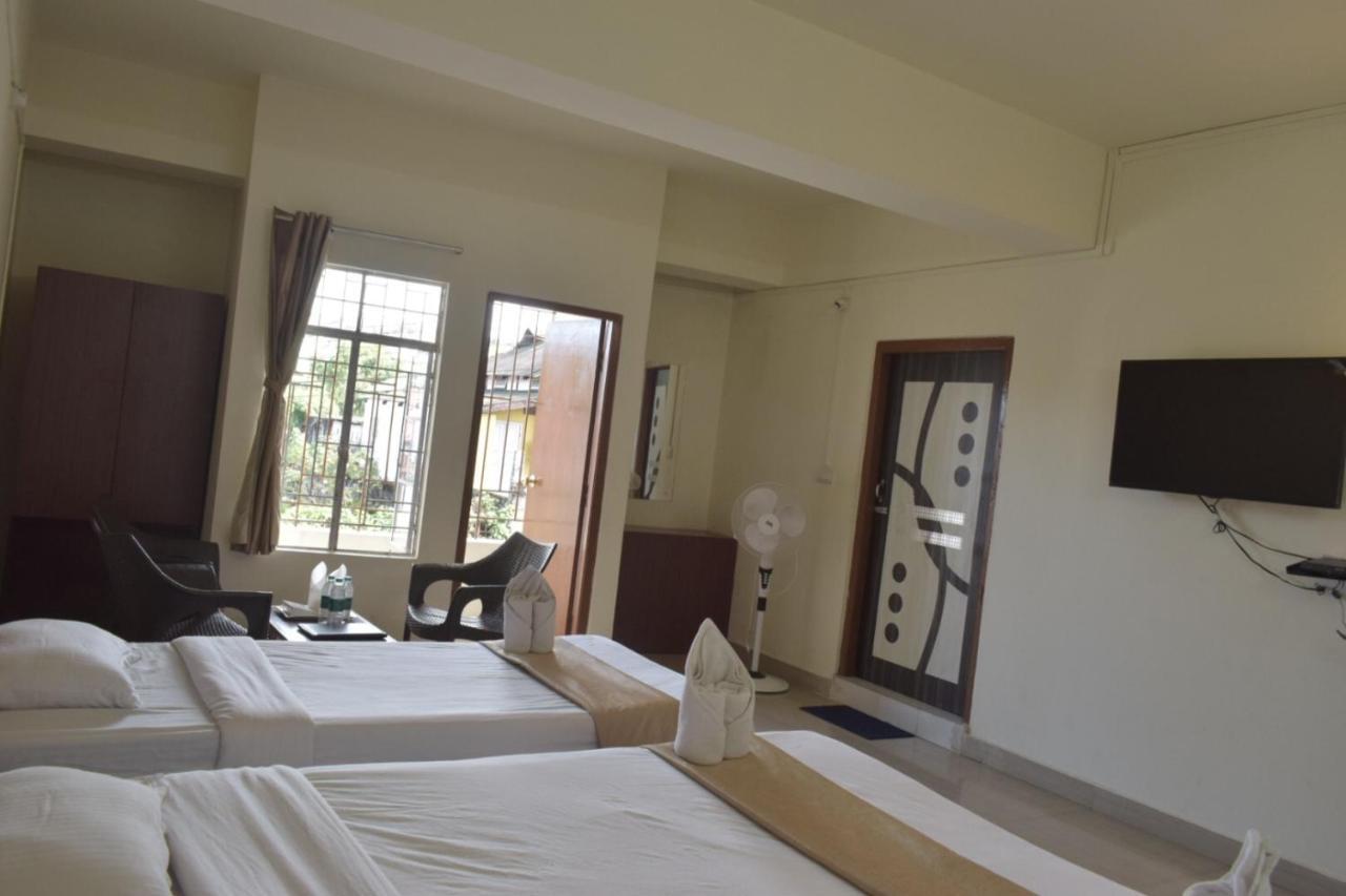 Hotel Travellers Inn Shillong Bagian luar foto